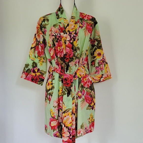 Sandy Rogers Robe 🎊3 for $35🎊 - Picture 16 of 16